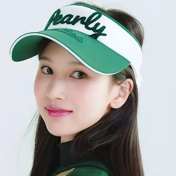 Myoui Mina (名井 南)